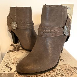 Miranda by Miranda Lambert size 7.5 Craig Grey Leather Bootie